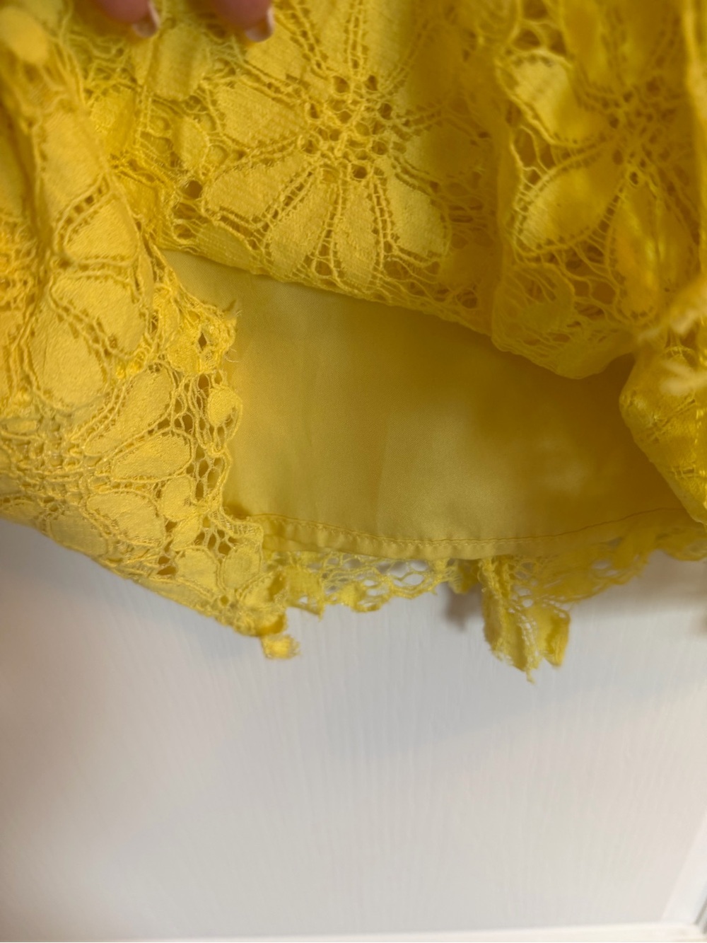 BB Dakota Yellow Floral Lace Sleeveless Top – Size S - Picture 6 of 9